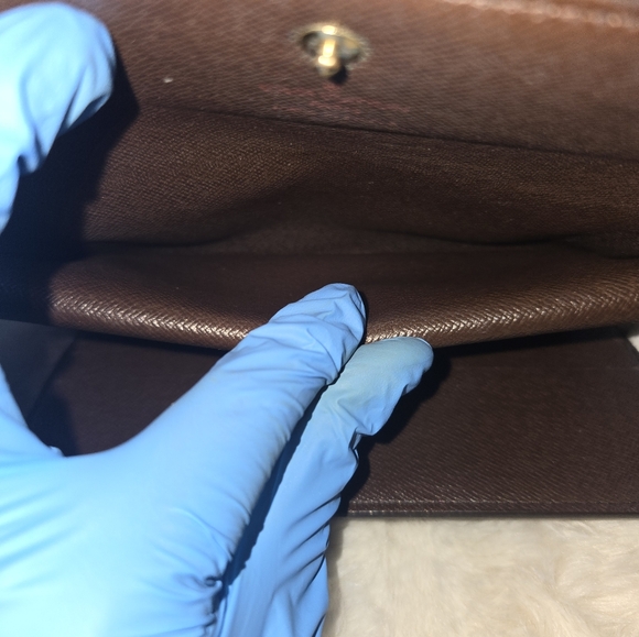 ๐ค Louis Vuitton Damier Ebene Sarah Wallet ๐ค - Picture 9 of 14